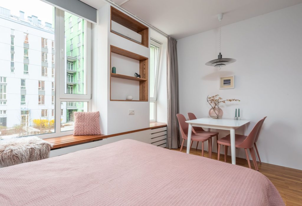 kleine slaapkamer praktisch inrichten