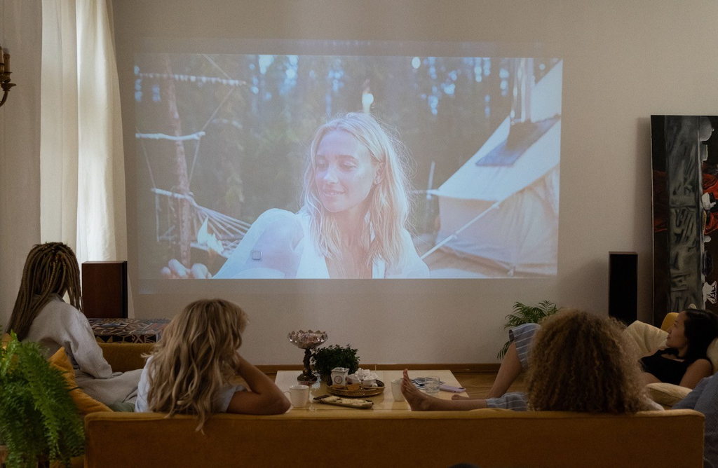Groot beeld in de woonkamer
