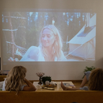 Groot beeld in de woonkamer
